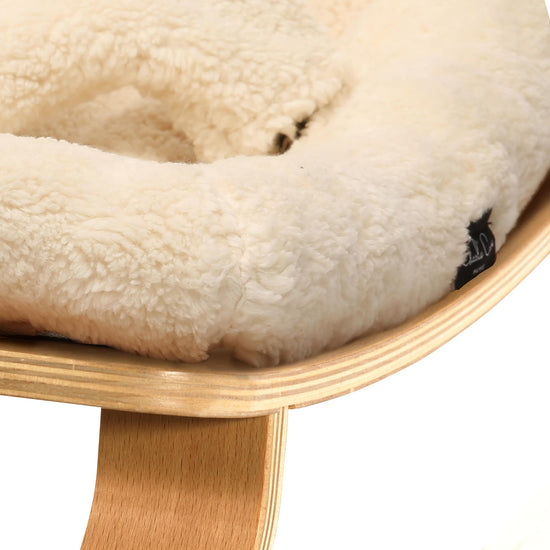 Baby Rocker LEVO with Fur Milk Cushion